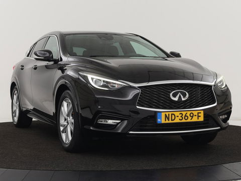 Infiniti Q30 1.6t Business Executive | Panoramadak | Leder | Stoelverwarming | Trekhaak | Navigatie | Climate control | Cruise control