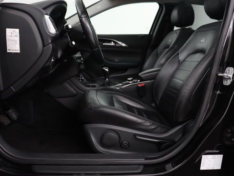 Infiniti Q30 1.6t Business Executive | Panoramadak | Leder | Stoelverwarming | Trekhaak | Navigatie | Climate control | Cruise control