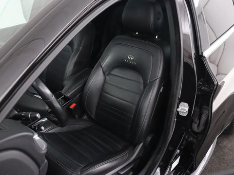 Infiniti Q30 1.6t Business Executive | Panoramadak | Leder | Stoelverwarming | Trekhaak | Navigatie | Climate control | Cruise control