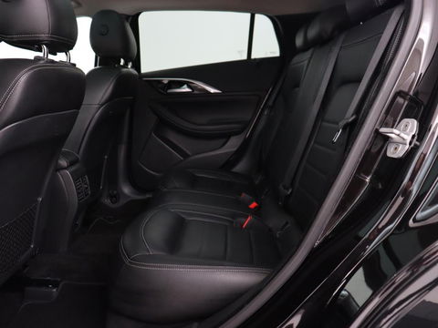Infiniti Q30 1.6t Business Executive | Panoramadak | Leder | Stoelverwarming | Trekhaak | Navigatie | Climate control | Cruise control