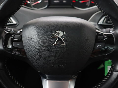 Peugeot 308 1.6 BlueHDI Premium | Automaat | Panoramadak | Leder | Camera | Carplay | Navigatie | Climate control | Parkeerhulp | Cruise control