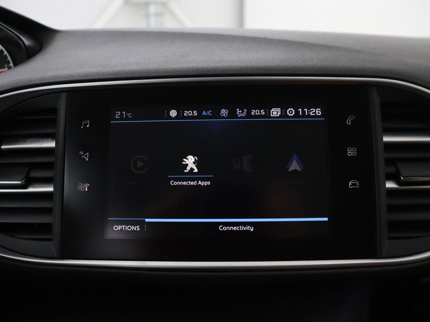 Peugeot 308 1.6 BlueHDI Premium | Automaat | Panoramadak | Leder | Camera | Carplay | Navigatie | Climate control | Parkeerhulp | Cruise control