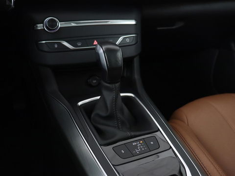 Peugeot 308 1.6 BlueHDI Premium | Automaat | Panoramadak | Leder | Camera | Carplay | Navigatie | Climate control | Parkeerhulp | Cruise control