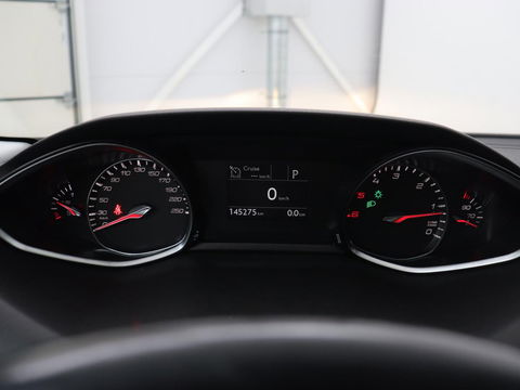 Peugeot 308 1.6 BlueHDI Premium | Automaat | Panoramadak | Leder | Camera | Carplay | Navigatie | Climate control | Parkeerhulp | Cruise control