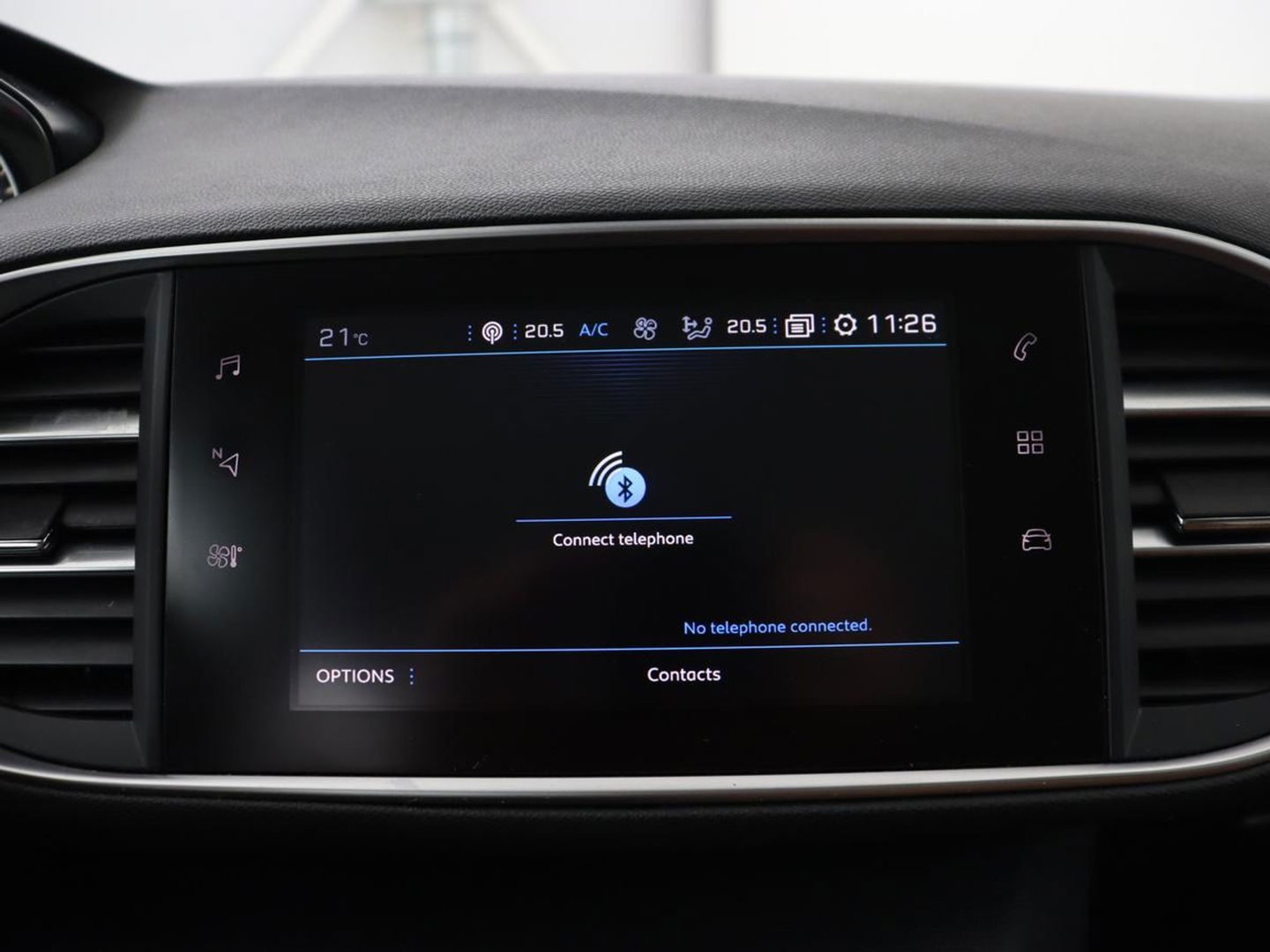 Peugeot 308 1.6 BlueHDI Premium | Automaat | Panoramadak | Leder | Camera | Carplay | Navigatie | Climate control | Parkeerhulp | Cruise control