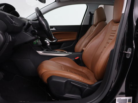 Peugeot 308 1.6 BlueHDI Premium | Automaat | Panoramadak | Leder | Camera | Carplay | Navigatie | Climate control | Parkeerhulp | Cruise control