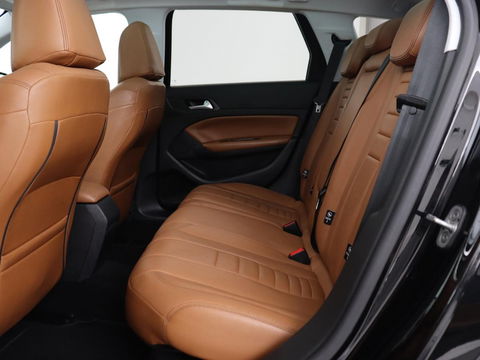 Peugeot 308 1.6 BlueHDI Premium | Automaat | Panoramadak | Leder | Camera | Carplay | Navigatie | Climate control | Parkeerhulp | Cruise control