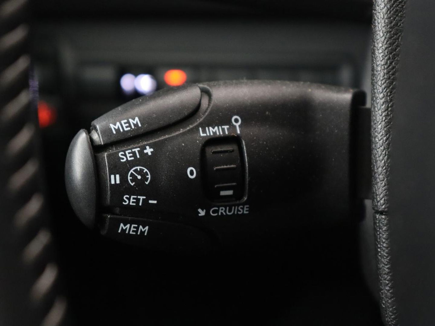 Peugeot 308 1.6 BlueHDI Premium | Automaat | Panoramadak | Leder | Camera | Carplay | Navigatie | Climate control | Parkeerhulp | Cruise control
