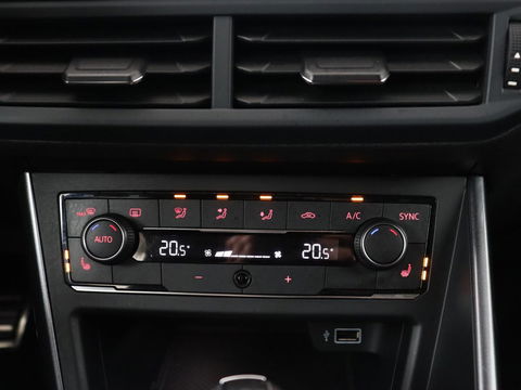 Volkswagen Polo 2.0 TSI GTI | Stoelverwarming | Full LED | Virtual Cockpit | Adaptive cruise | Navigatie | Climate control | Parkeerhulp