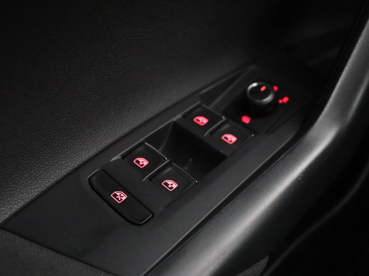 Volkswagen Polo 2.0 TSI GTI | Stoelverwarming | Full LED | Virtual Cockpit | Adaptive cruise | Navigatie | Climate control | Parkeerhulp
