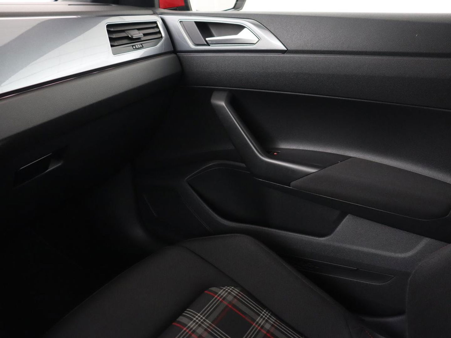 Volkswagen Polo 2.0 TSI GTI | Stoelverwarming | Full LED | Virtual Cockpit | Adaptive cruise | Navigatie | Climate control | Parkeerhulp