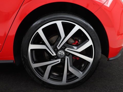 Volkswagen Polo 2.0 TSI GTI | Stoelverwarming | Full LED | Virtual Cockpit | Adaptive cruise | Navigatie | Climate control | Parkeerhulp