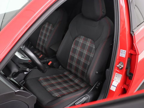 Volkswagen Polo 2.0 TSI GTI | Stoelverwarming | Full LED | Virtual Cockpit | Adaptive cruise | Navigatie | Climate control | Parkeerhulp