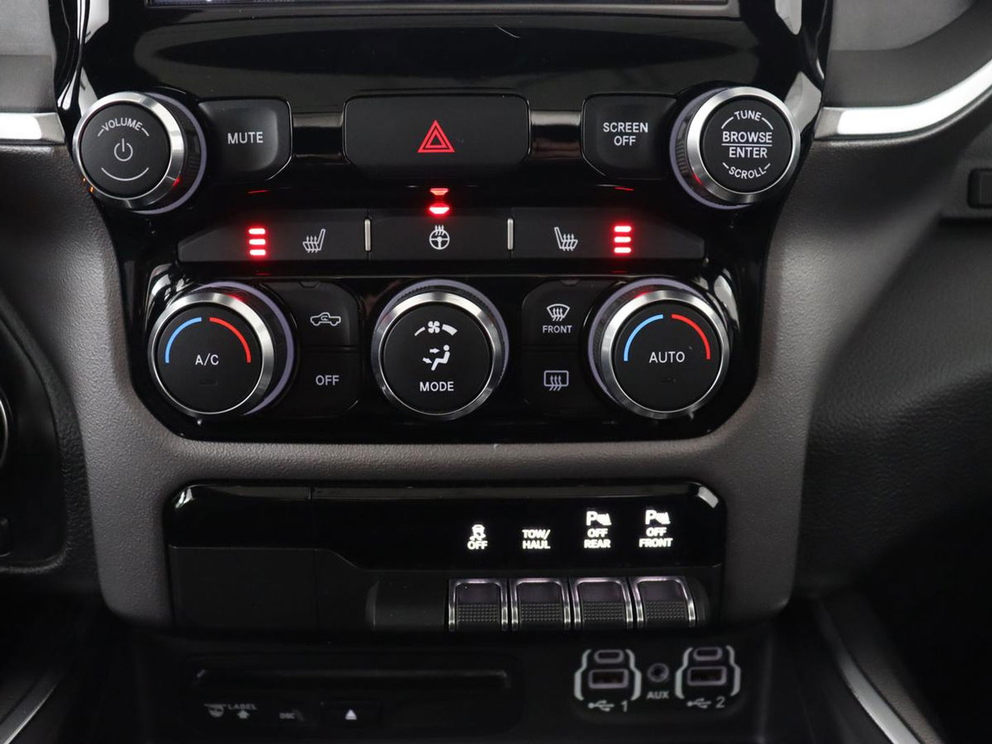 Dodge Ram 1500 5.7 V8 4x4 Crew Cab Big Horn | LPG | Panoramadak | Leder | Stoel & stuurverwarming | Trekhaak | Camera | Carplay | Navigatie | Full LED