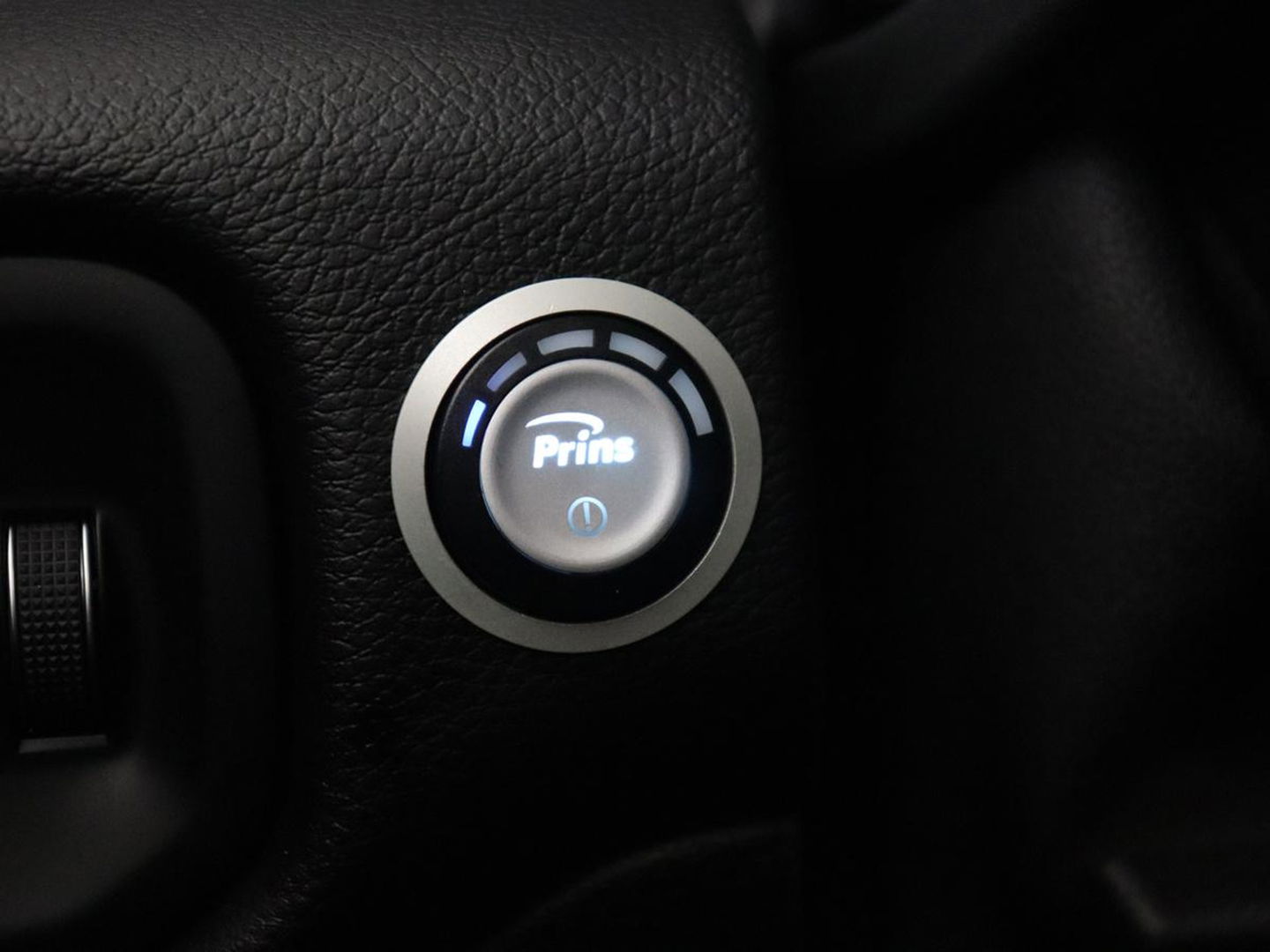 Dodge Ram 1500 5.7 V8 4x4 Crew Cab Big Horn | LPG | Panoramadak | Leder | Stoel & stuurverwarming | Trekhaak | Camera | Carplay | Navigatie | Full LED