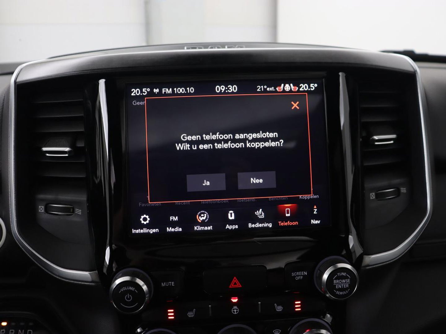 Dodge Ram 1500 5.7 V8 4x4 Crew Cab Big Horn | LPG | Panoramadak | Leder | Stoel & stuurverwarming | Trekhaak | Camera | Carplay | Navigatie | Full LED