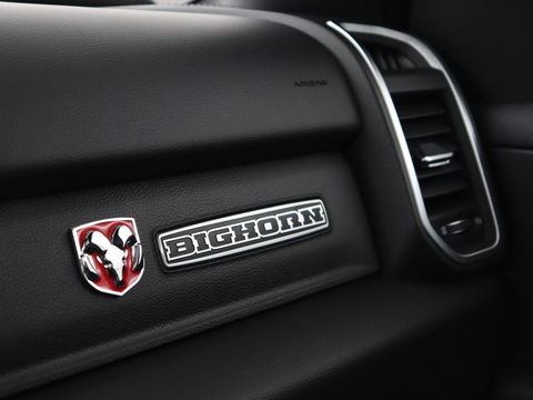 Dodge Ram 1500 5.7 V8 4x4 Crew Cab Big Horn | LPG | Panoramadak | Leder | Stoel & stuurverwarming | Trekhaak | Camera | Carplay | Navigatie | Full LED