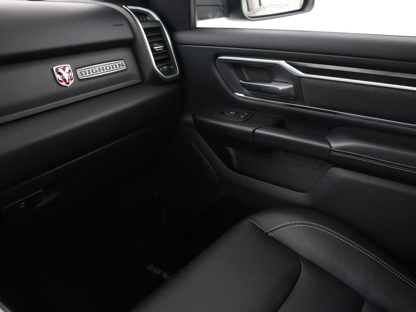 Dodge Ram 1500 5.7 V8 4x4 Crew Cab Big Horn | LPG | Panoramadak | Leder | Stoel & stuurverwarming | Trekhaak | Camera | Carplay | Navigatie | Full LED