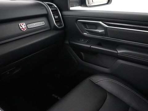 Dodge Ram 1500 5.7 V8 4x4 Crew Cab Big Horn | LPG | Panoramadak | Leder | Stoel & stuurverwarming | Trekhaak | Camera | Carplay | Navigatie | Full LED