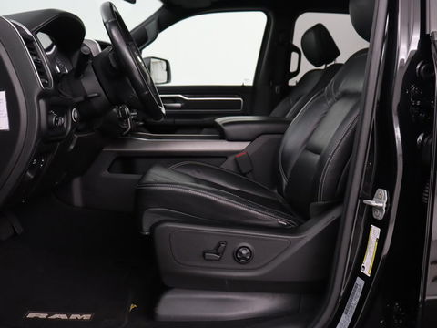 Dodge Ram 1500 5.7 V8 4x4 Crew Cab Big Horn | LPG | Panoramadak | Leder | Stoel & stuurverwarming | Trekhaak | Camera | Carplay | Navigatie | Full LED