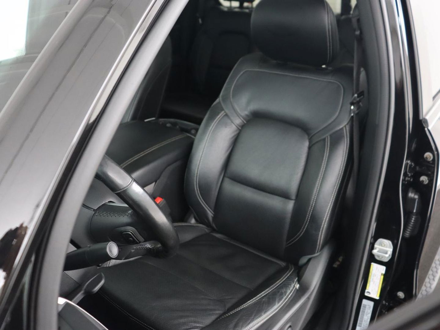 Dodge Ram 1500 5.7 V8 4x4 Crew Cab Big Horn | LPG | Panoramadak | Leder | Stoel & stuurverwarming | Trekhaak | Camera | Carplay | Navigatie | Full LED