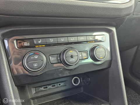 Volkswagen Tiguan 1.5 TSI Pano, Massage, Trekhaak, E-Klep