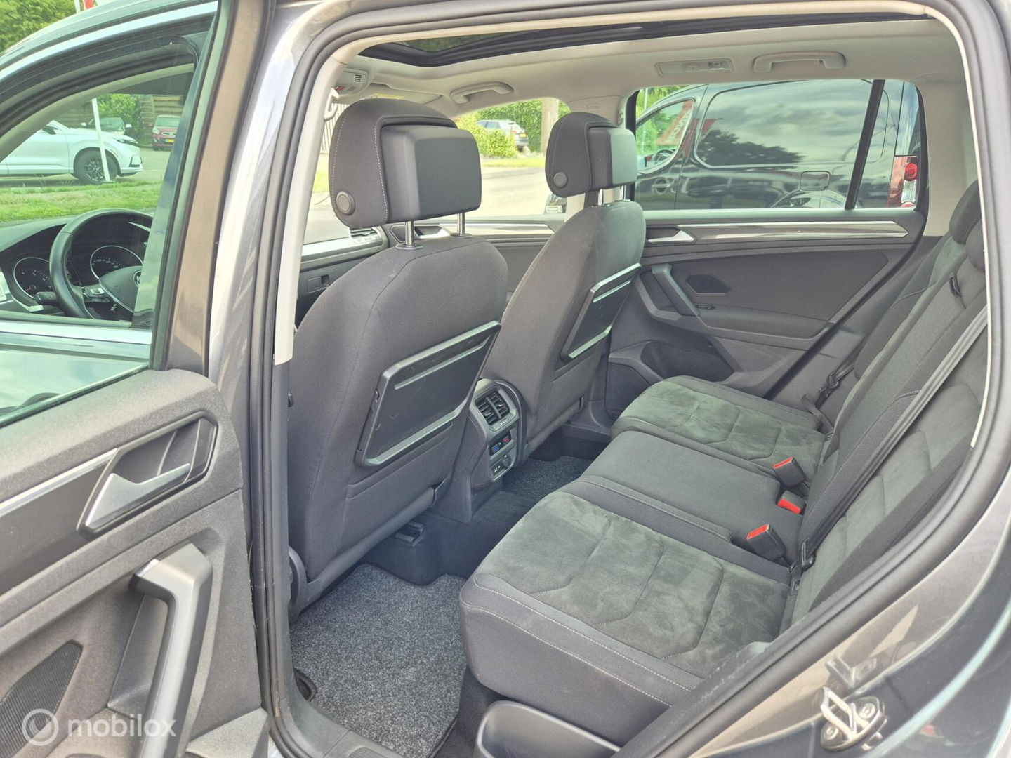 Volkswagen Tiguan 1.5 TSI Pano, Massage, Trekhaak, E-Klep