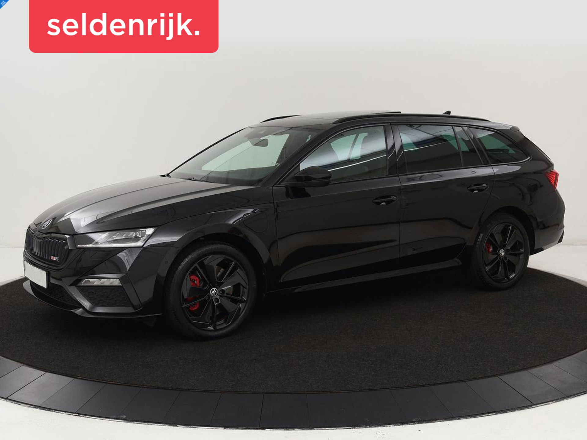 Škoda Octavia Skoda Octavia 1.4 TSI RS iV PHEV | Panoramadak | Head-Up | Stoel & stuurverwarming | Adaptive cruise | Standkachel | Matrix LED  | Camera | Memory | Virtual Cockpit | Side Assist | Achterbankverwarming