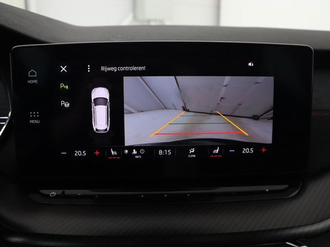 Škoda Octavia Skoda Octavia 1.4 TSI RS iV PHEV | Panoramadak | Head-Up | Stoel & stuurverwarming | Adaptive cruise | Standkachel | Matrix LED  | Camera | Memory | Virtual Cockpit | Side Assist | Achterbankverwarming