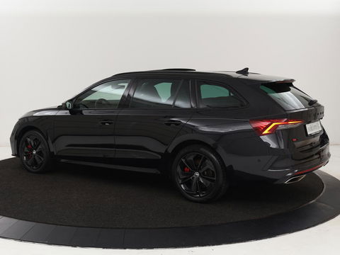Škoda Octavia Skoda Octavia 1.4 TSI RS iV PHEV | Panoramadak | Head-Up | Stoel & stuurverwarming | Adaptive cruise | Standkachel | Matrix LED  | Camera | Memory | Virtual Cockpit | Side Assist | Achterbankverwarming