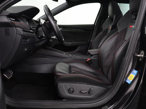 Škoda Octavia Skoda Octavia 1.4 TSI RS iV PHEV | Panoramadak | Head-Up | Stoel & stuurverwarming | Adaptive cruise | Standkachel | Matrix LED  | Camera | Memory | Virtual Cockpit | Side Assist | Achterbankverwarming