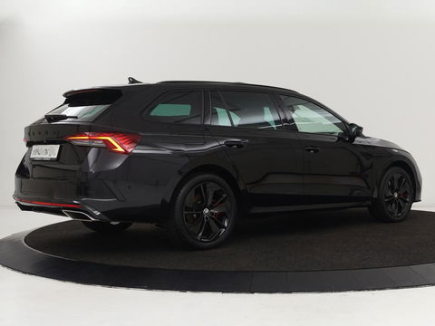 Škoda Octavia Skoda Octavia 1.4 TSI RS iV PHEV | Panoramadak | Head-Up | Stoel & stuurverwarming | Adaptive cruise | Standkachel | Matrix LED  | Camera | Memory | Virtual Cockpit | Side Assist | Achterbankverwarming
