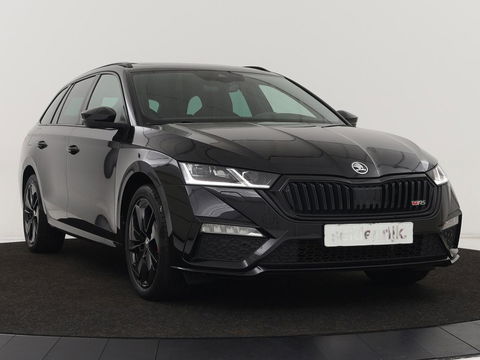 Škoda Octavia Skoda Octavia 1.4 TSI RS iV PHEV | Panoramadak | Head-Up | Stoel & stuurverwarming | Adaptive cruise | Standkachel | Matrix LED  | Camera | Memory | Virtual Cockpit | Side Assist | Achterbankverwarming
