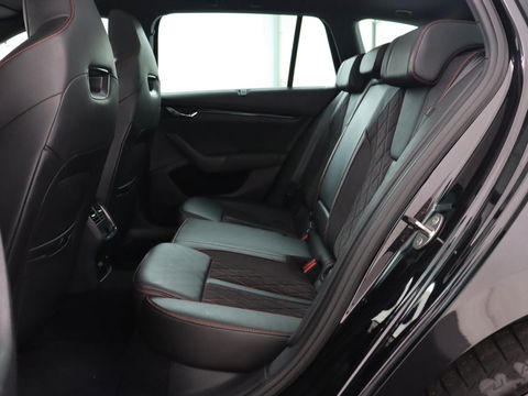 Škoda Octavia Skoda Octavia 1.4 TSI RS iV PHEV | Panoramadak | Head-Up | Stoel & stuurverwarming | Adaptive cruise | Standkachel | Matrix LED  | Camera | Memory | Virtual Cockpit | Side Assist | Achterbankverwarming