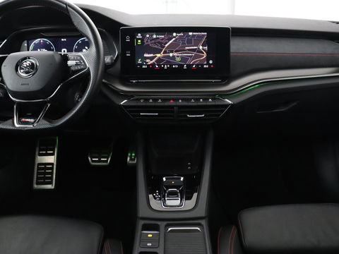 Škoda Octavia Skoda Octavia 1.4 TSI RS iV PHEV | Panoramadak | Head-Up | Stoel & stuurverwarming | Adaptive cruise | Standkachel | Matrix LED  | Camera | Memory | Virtual Cockpit | Side Assist | Achterbankverwarming