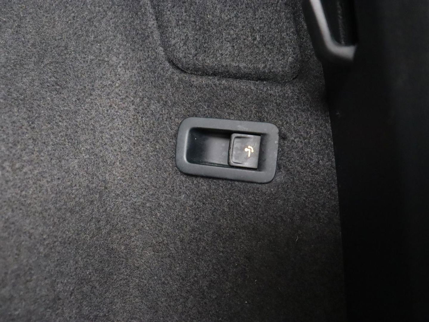 SEAT Ateca 1.5 TSI Style Intens | Stoelverwarming | Trekhaak | Camera | Carplay | Navigatie | Verwarmde voorruit | Full LED | DAB | Climate control