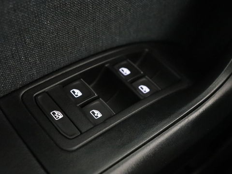 SEAT Ateca 1.5 TSI Style Intens | Stoelverwarming | Trekhaak | Camera | Carplay | Navigatie | Verwarmde voorruit | Full LED | DAB | Climate control