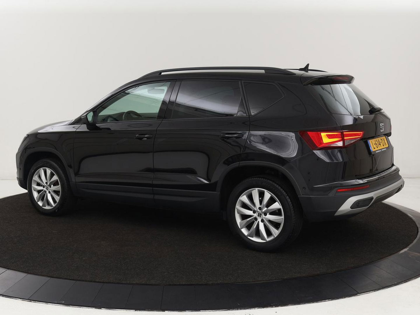 SEAT Ateca 1.5 TSI Style Intens | Stoelverwarming | Trekhaak | Camera | Carplay | Navigatie | Verwarmde voorruit | Full LED | DAB | Climate control
