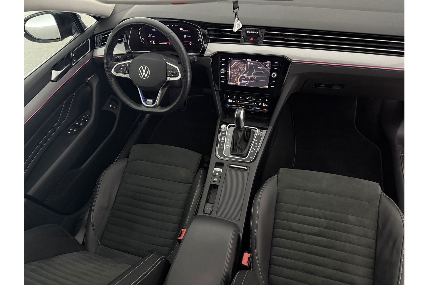 Volkswagen Passat Variant 1.4 TSI PHEV GTE 231PK Pano LED Sfeerverl. Trekhaak Camera Virtual Carplay ACC Clima Navi PDC 17''LMV
