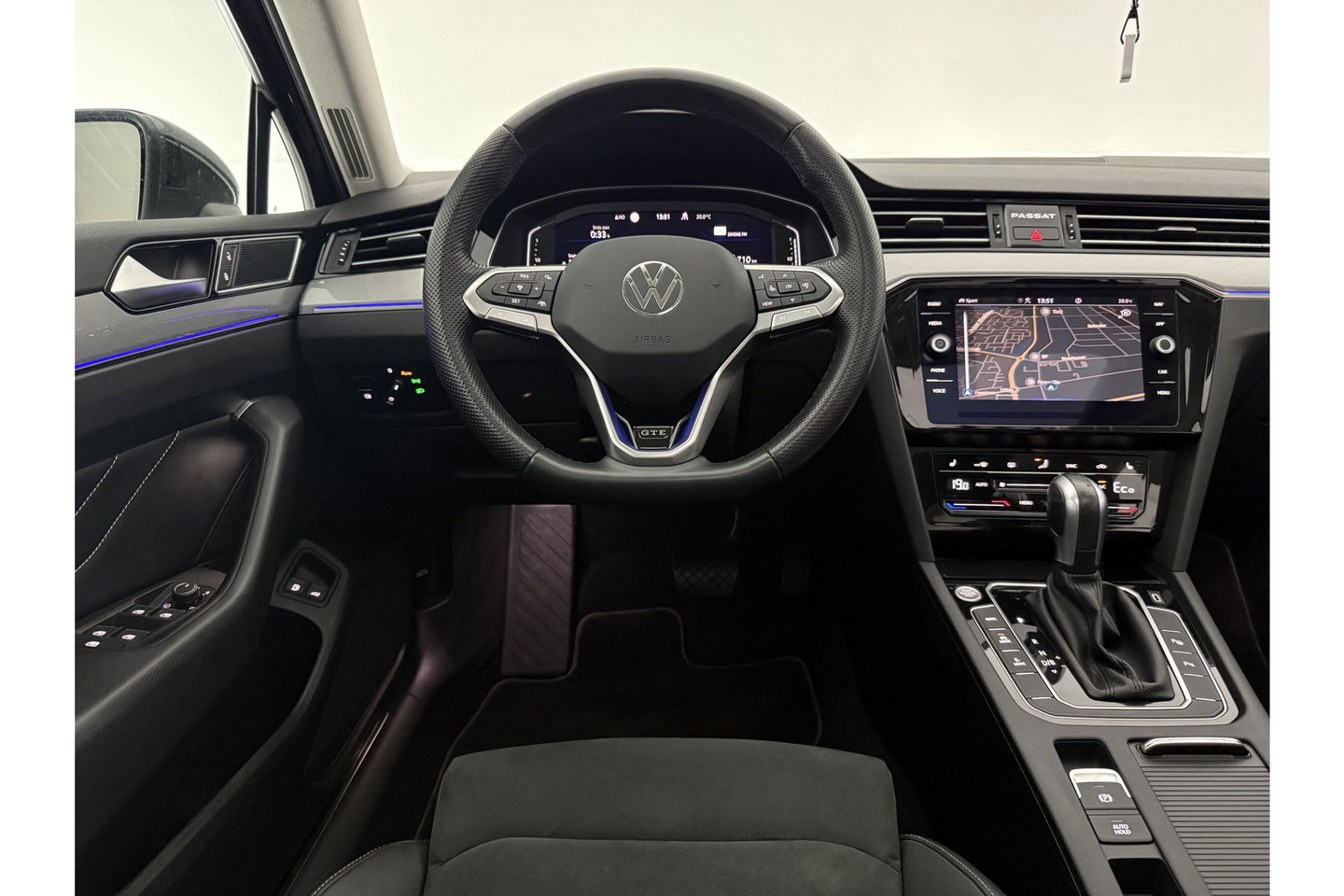 Volkswagen Passat Variant 1.4 TSI PHEV GTE 231PK Pano LED Sfeerverl. Trekhaak Camera Virtual Carplay ACC Clima Navi PDC 17''LMV