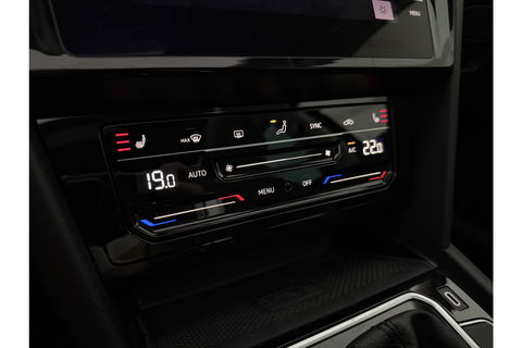 Volkswagen Passat Variant 1.4 TSI PHEV GTE 231PK Pano LED Sfeerverl. Trekhaak Camera Virtual Carplay ACC Clima Navi PDC 17''LMV