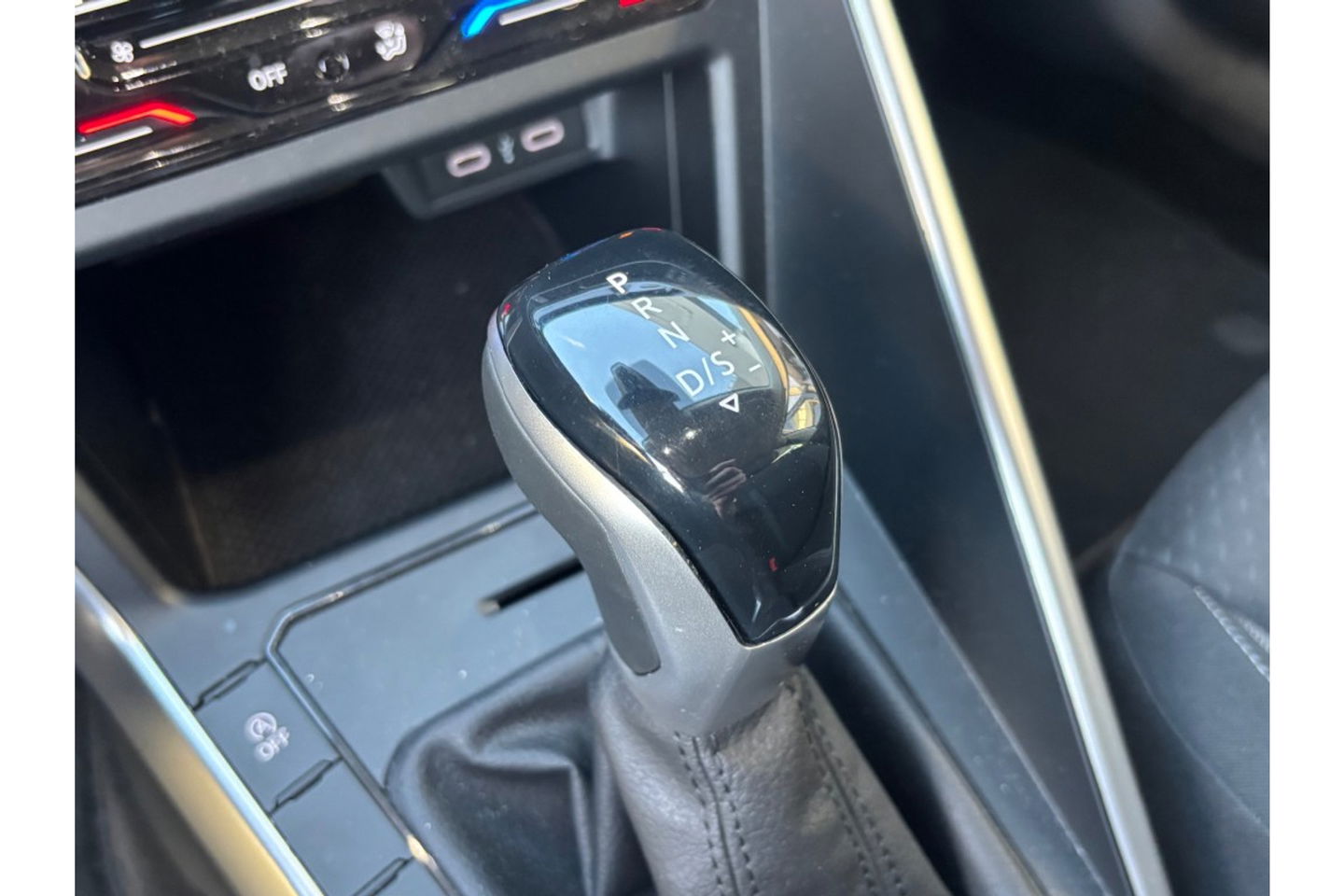 Volkswagen Taigo 1.0 TSI STYLE AUTOMAAT CARPLAY AIRCO PDC LMV CRUISECONTROL