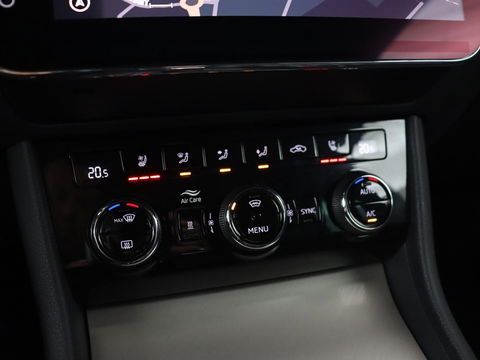 Škoda Superb 1.4 TSI iV Laurin & Klement | Stoelventilatie | Leder | Adaptive cruise | Virtual Cockpit | Massage | Canton Sound | Carplay | Achterbankverwarming | Navigatie
