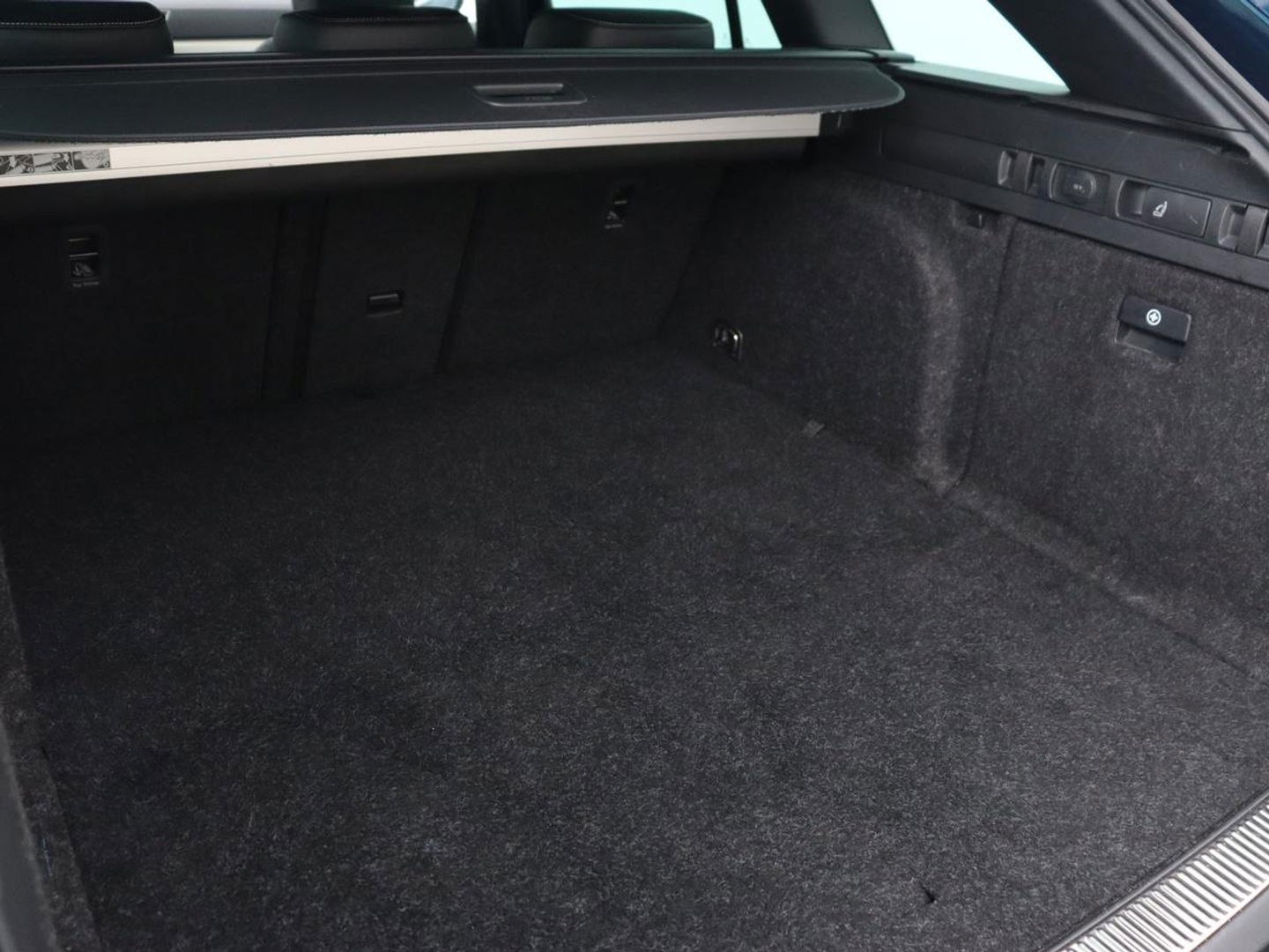 Škoda Superb 1.4 TSI iV Laurin & Klement | Stoelventilatie | Leder | Adaptive cruise | Virtual Cockpit | Massage | Canton Sound | Carplay | Achterbankverwarming | Navigatie