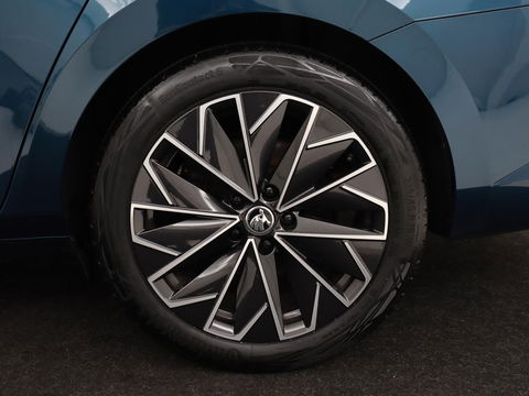 Škoda Superb 1.4 TSI iV Laurin & Klement | Stoelventilatie | Leder | Adaptive cruise | Virtual Cockpit | Massage | Canton Sound | Carplay | Achterbankverwarming | Navigatie