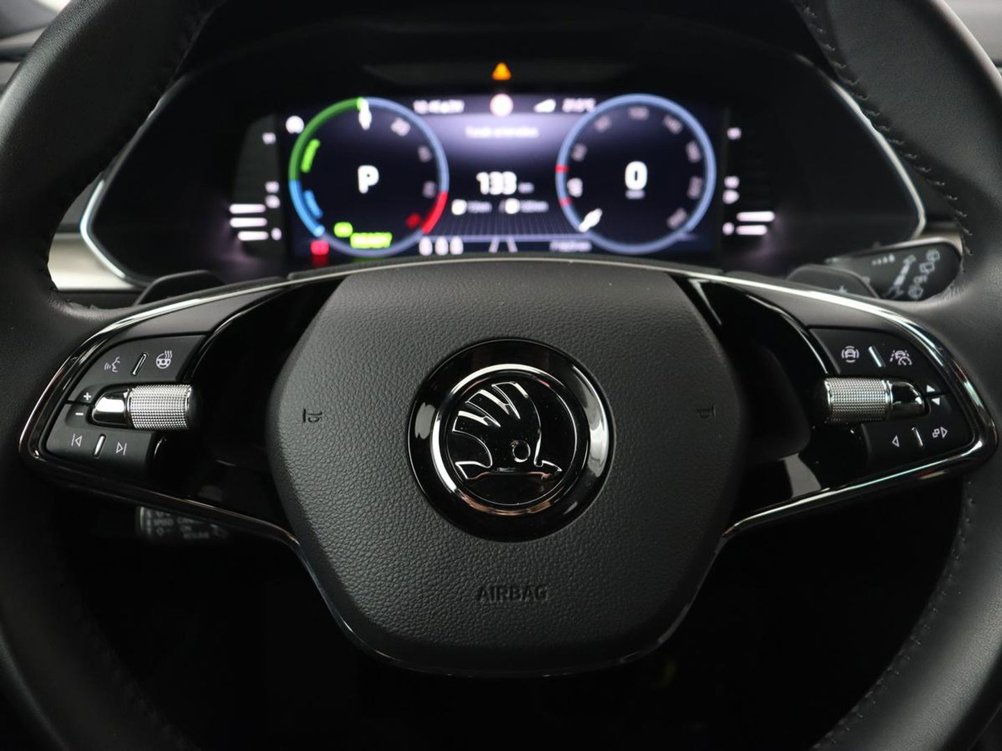 Škoda Superb 1.4 TSI iV Laurin & Klement | Stoelventilatie | Leder | Adaptive cruise | Virtual Cockpit | Massage | Canton Sound | Carplay | Achterbankverwarming | Navigatie