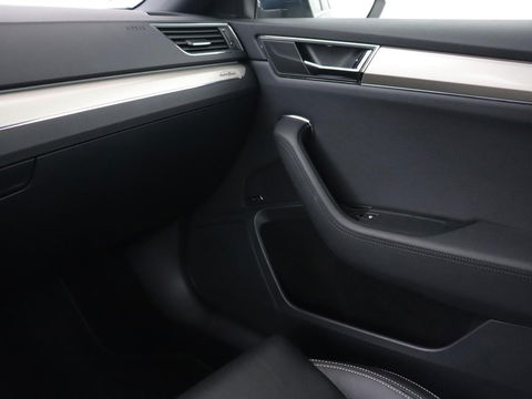 Škoda Superb 1.4 TSI iV Laurin & Klement | Stoelventilatie | Leder | Adaptive cruise | Virtual Cockpit | Massage | Canton Sound | Carplay | Achterbankverwarming | Navigatie