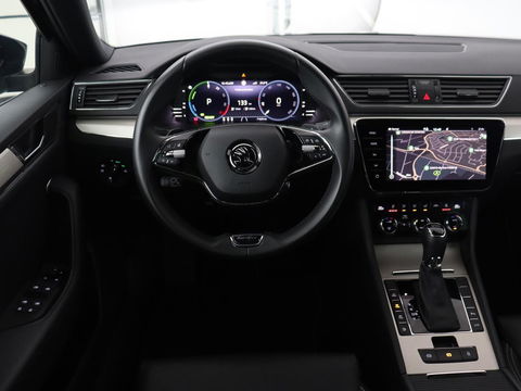 Škoda Superb 1.4 TSI iV Laurin & Klement | Stoelventilatie | Leder | Adaptive cruise | Virtual Cockpit | Massage | Canton Sound | Carplay | Achterbankverwarming | Navigatie