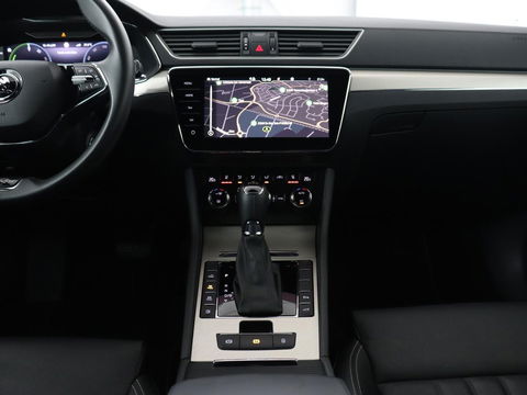 Škoda Superb 1.4 TSI iV Laurin & Klement | Stoelventilatie | Leder | Adaptive cruise | Virtual Cockpit | Massage | Canton Sound | Carplay | Achterbankverwarming | Navigatie
