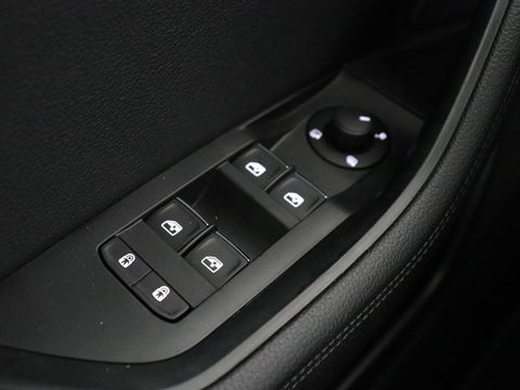 Škoda Superb 1.4 TSI iV Laurin & Klement | Stoelventilatie | Leder | Adaptive cruise | Virtual Cockpit | Massage | Canton Sound | Carplay | Achterbankverwarming | Navigatie